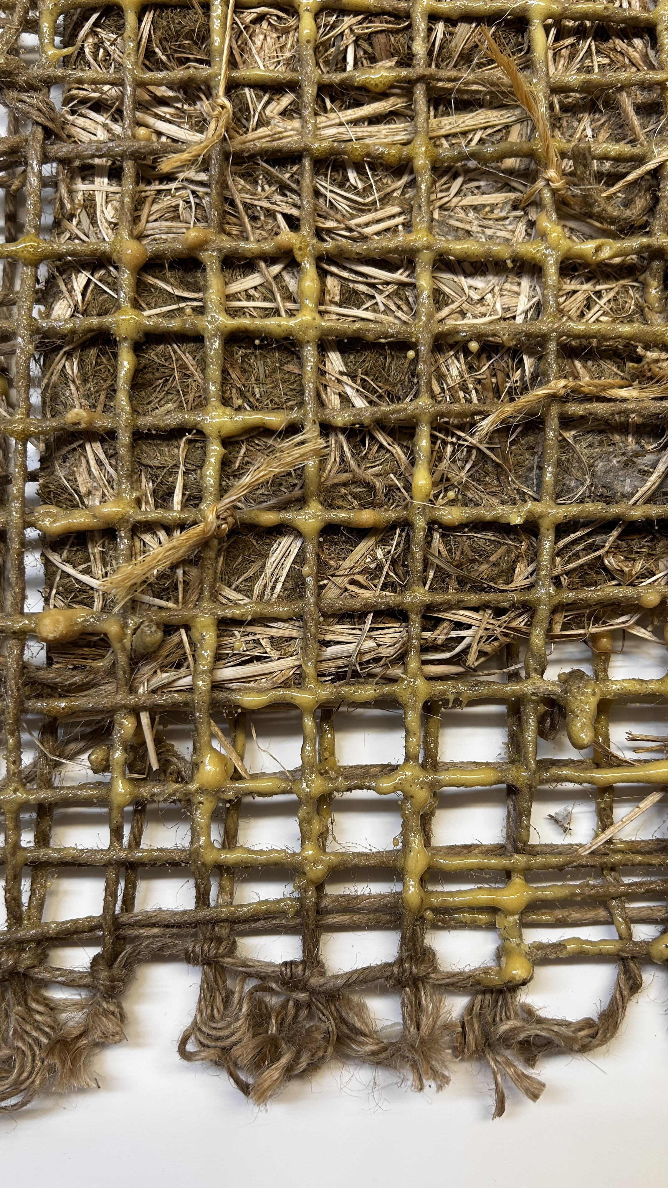 Geocomposto híbrído para proteção de solos combinando reforço e drenagem